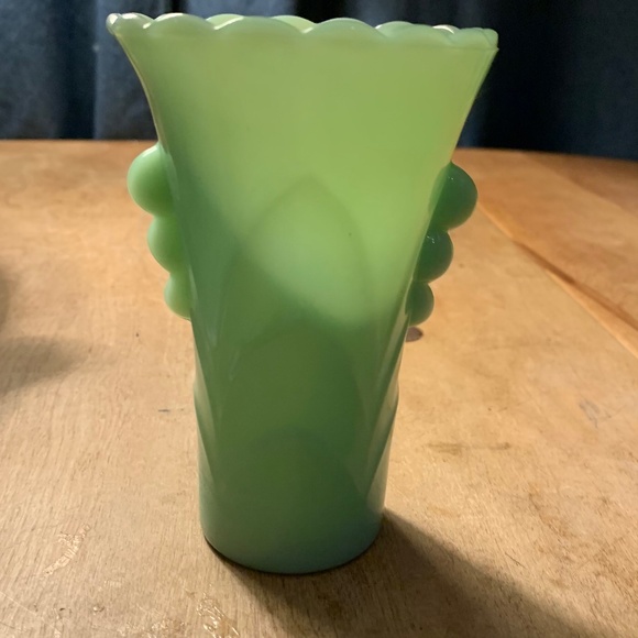 Fire King Jade ite. Vntage Vase.1930\ display picture 1